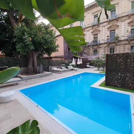 San Max Hotel Katánie